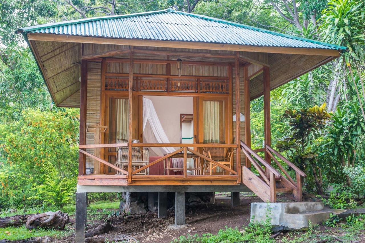 Bunaken Divers Sea Breeze Resort Exterior foto