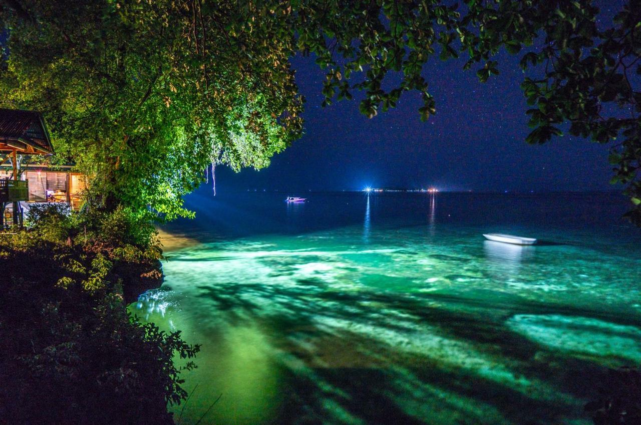Bunaken Divers Sea Breeze Resort Exterior foto